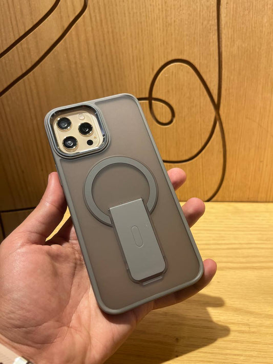 Carbon MagSafe Case with Stand